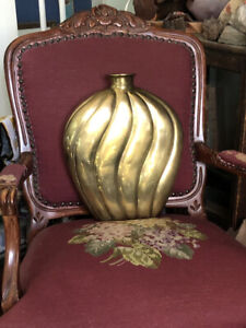 vintage large brass wavy Ocean Clam Popular 1980s Design art vase 10 lbs