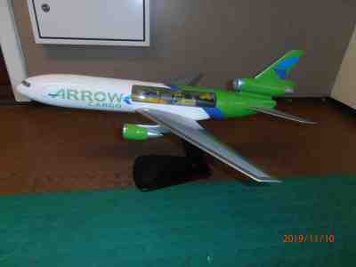 CUT-AWAY 1/72nd TRAVEL AGENT AIRLINE MODEL WESTWAY ARROW AIR DC-10 CARGO WESTWAY