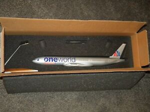 New ListingPac Min 1/100 American Airlines One World Boeing 777-200 Zorch with Stand