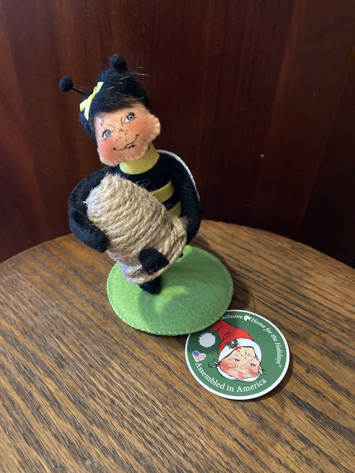 2022 Annalee Doll 6” Queen Bee w Beehive #10 Of 250 by Leah
