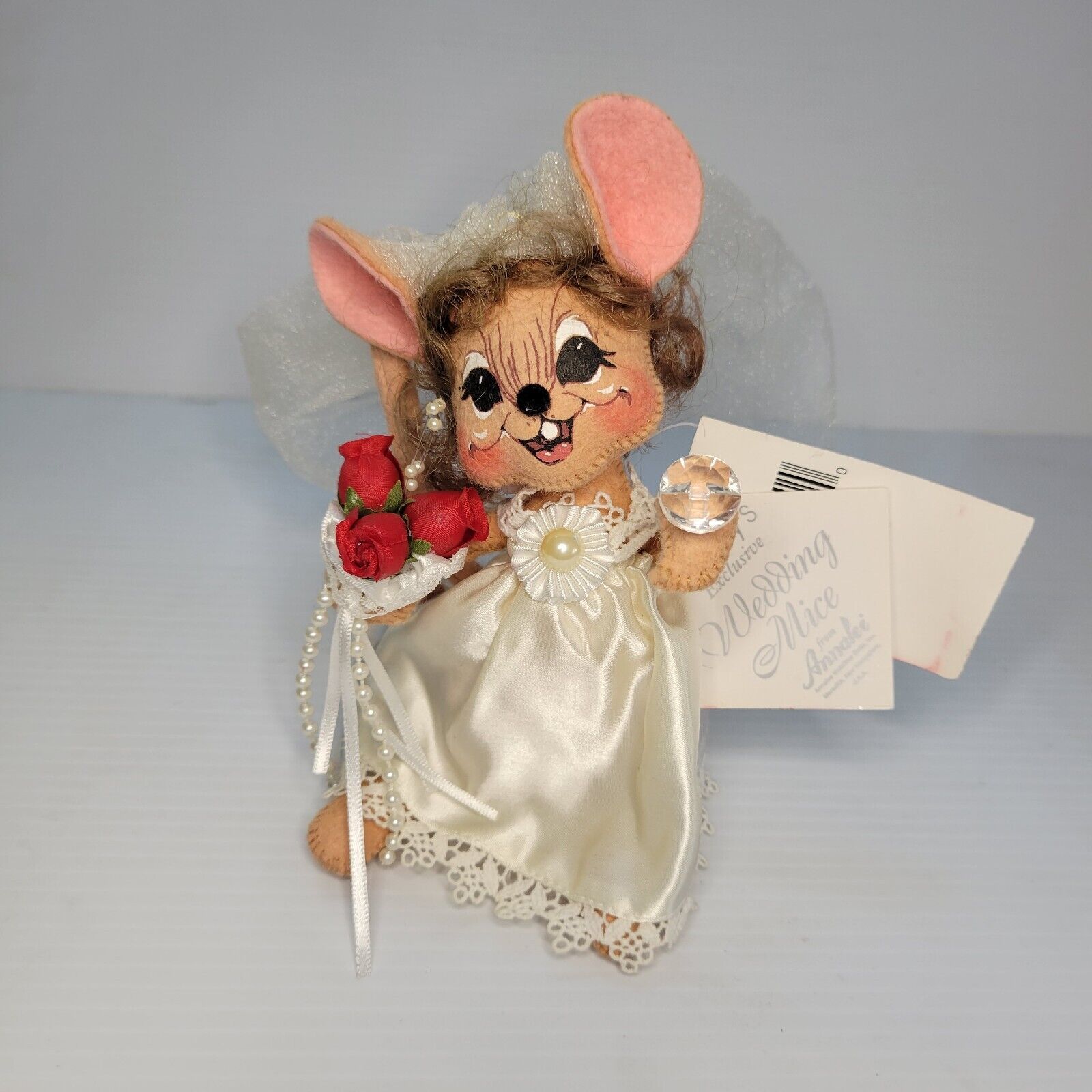 Annalee Mouse Bride Doll 7in Brown Hair Diamond Ring Pearls Roses