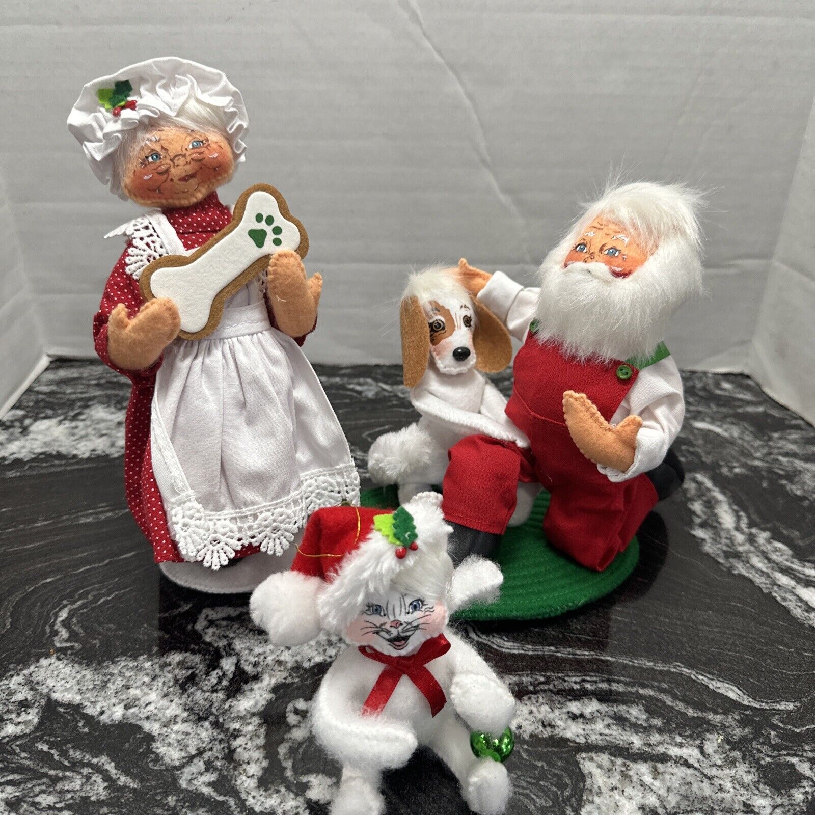  Santa and His Best Friend Mrs Santa Dog Treats & Cat Ornament