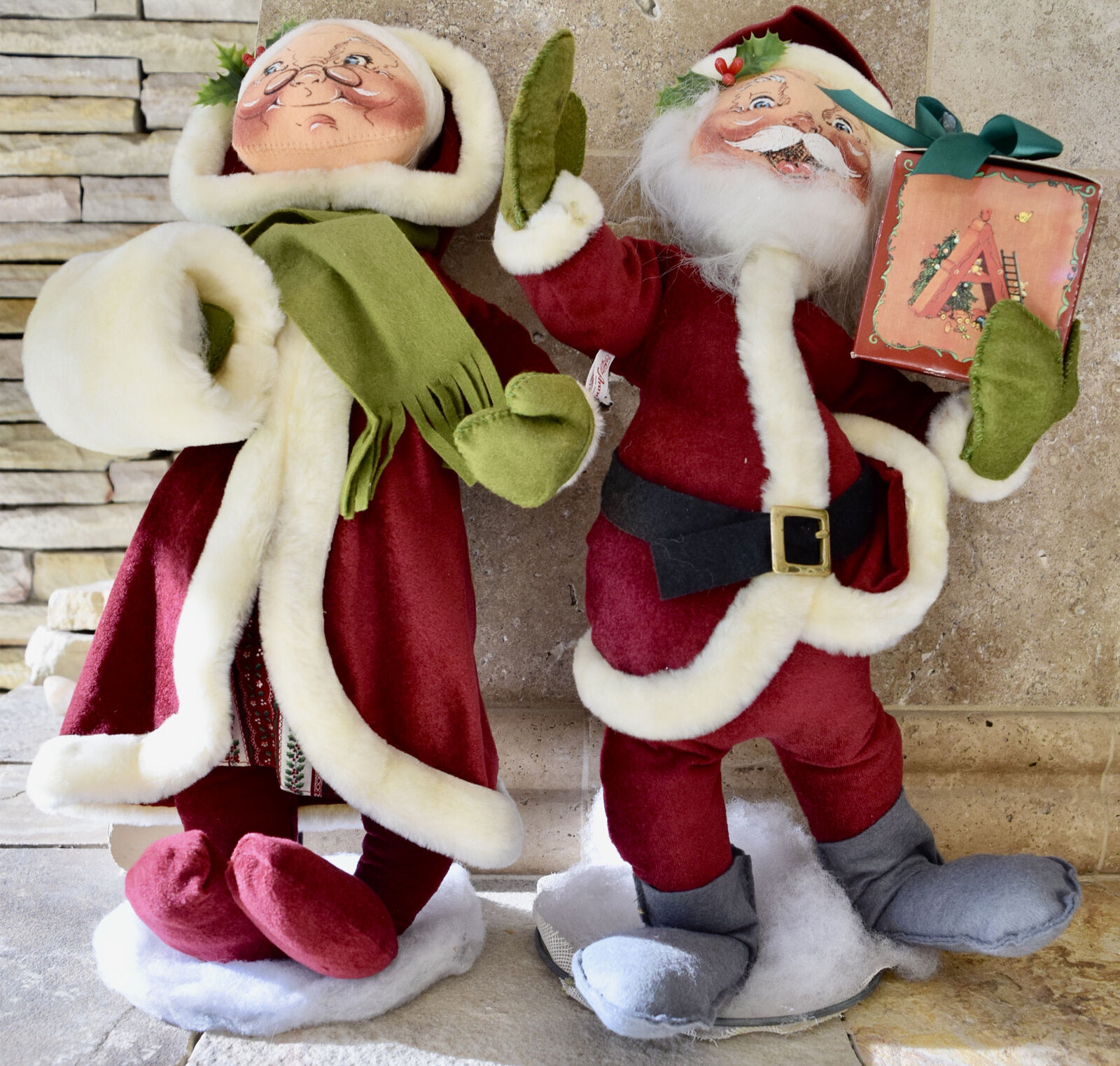 (2) VINTAGE '86 ANNA LEE SANTA & MRS. SANTA CLAUS Standing 18.5" 6850 6855