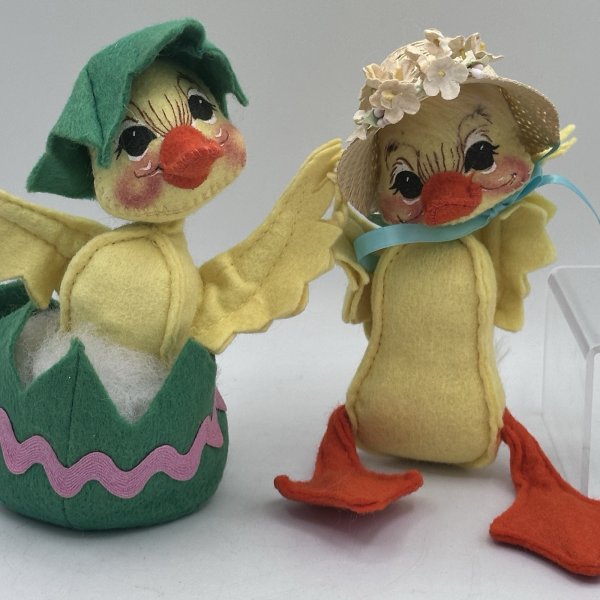 Annalee Dolls 5" Duck in Egg 1989 Spring Easter Bonnet Duck