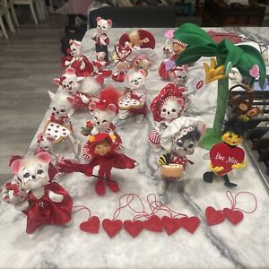 ANNALEE Valentine’s Day Lot Of 21 Size Varies Different Years