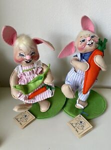 Set 2 Annalee Dolls 1993 Vintage Boy & Girl Rabbit Easter Bunnies Carrots Tags
