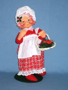 ANNALEE 18" Tall Mrs. Santa's Holiday Basket w Poinsettias ~ NWT ~ USA '01