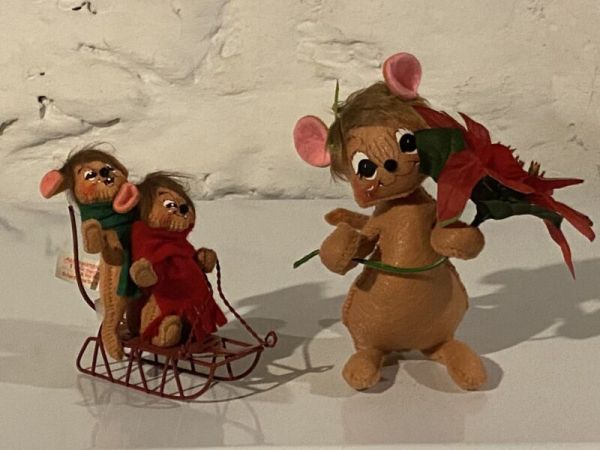 Annalee Dolls Christmas Brown Mice Sledding Poinsettia Mouse
