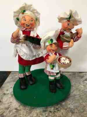 Rare 2007 10” ANNALEE DOLLS Gingerbread Baker Family Elf Chef Cooking Trio