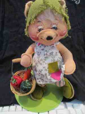 Annalee Country Bear  FARMER Garden Vegetables in Basket Made USA 1998  #2801