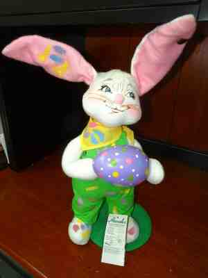 Annalee Mobilitee 2007 12" Easter Bunny Rabbit Doll Painting Egg NWT
