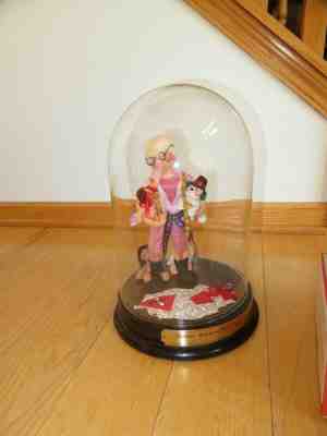 ANNALEE Doll Collector Series SEAMSTRESS MOM & KIDS w/ BASE & DOME 1990 (S273