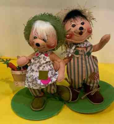  1998 Annalee 10" Betty & Billy Bear! #2801 2802  Spring Farmer Bear Vegetables 