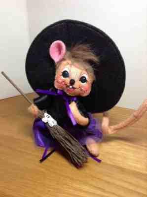 Annalee 75th  Halloween Witch Mouse 7" with Broom & Felt Hat  2010