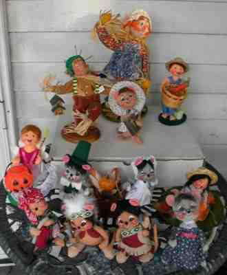 lot of 35 ANNALEE Dolls .. lots of Autumn... Scarecrow and more