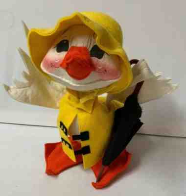 Annalee Dolls 12" Duck with Yellow Raincoat Umbrella 1984 Spring Easter