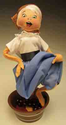 Annalee Everyday 9” Grape Stomping Woman Laughing Mobility Doll NEW for 2020