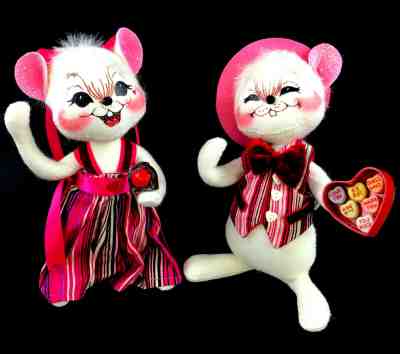 2 Annalee Dolls Valentine's Day Sweetheart Mice Couple 10" Inch Collectibles
