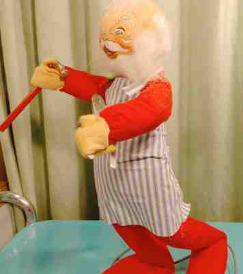 Annalee Doll Santa Claus 16" Standing with Wire Stand Toy Maker Santa 