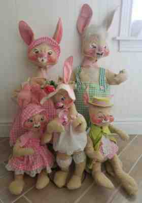 Lot Of 5 Annalee Mr & Mrs Rabbit Mobilitee Dolls Easter Holiday Bunny Green