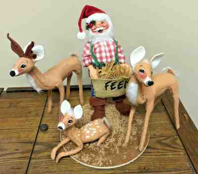 1991 Annalee 10" Santa Feeding 3 Deer “Time For A Treat” Vintage Buck Doe Fawn