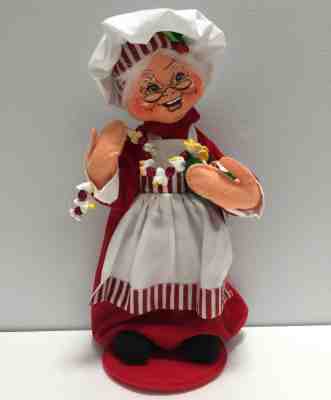 Annalee Mrs Chef Santa Stringing Popcorn 13" Doll 401111 Mint 2011