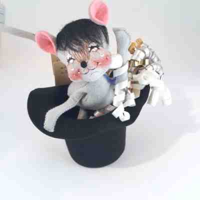 Annalee Mobilitee Doll 1998 New Years Eve Mouse Black Top Hat 7” Streamers