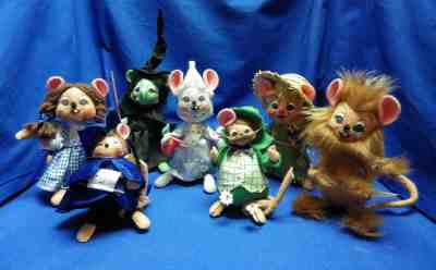 Annalee Wizard of Oz 2003 Story Book Mice & Witch Coroner Mayor Lot of 7 Dolls