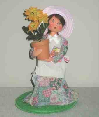 ANNALEE 10" Rosemary Gardener w Pot of Flowers (Production Doll) ~ NWT USA '99