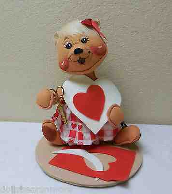 NWTMWT! 1997 Annalee 10" "VALENTINE GIRL BEAR" Figurine #035597. VTG Annalee!