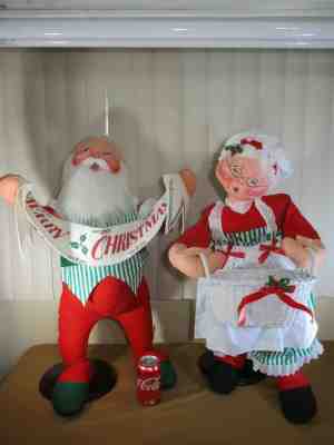 HUGE Annalee 30" Santa Claus & Mrs.Claus in Pajamas with Basket Christmas Dolls