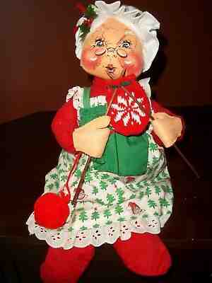 Vintage Annalee 18" Mrs.Claus Knitting Stockings  1987