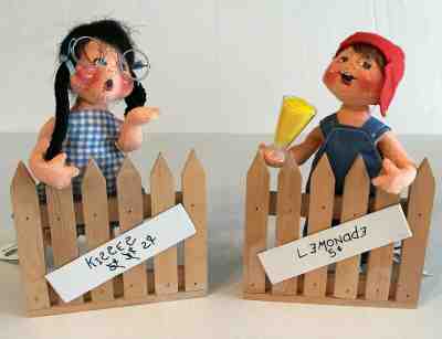 Annalee Lot “Lemonade Stand” & “Kisses for Sale” Rare Doll Set