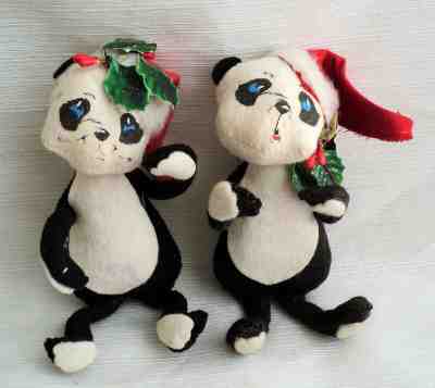 Vtg 1971 Pair CHRISTMAS PANDA BEAR DOLLS 7" Tall Mistletoe & Hats -Estate Find