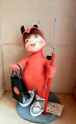ANNALEE Halloween Large 11" RED DEVIL Trick Treat DOLL FIGURINE PITCH FORK Bag