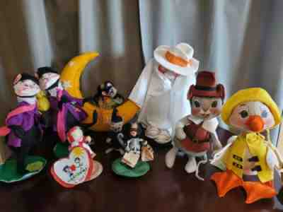 ANNALEE Vintage Halloween and Holiday dolls. Mixed group of 9 large and small. 
