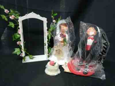 Annalee Dolls 10" Bride & Groom   1997  & CAKE