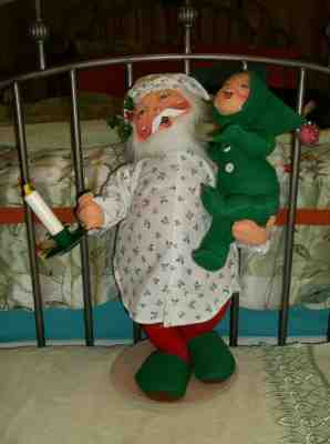 ANNALEE CHRISTMAS SANTA CLAUS HOLDING KID BOTH IN PJ'S - 1997