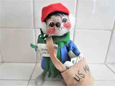 ANNALEE CHRISTMAS  MAILMAN MOUSE  BAG OF MAIL VINTAGE 1991 USA MADE 
