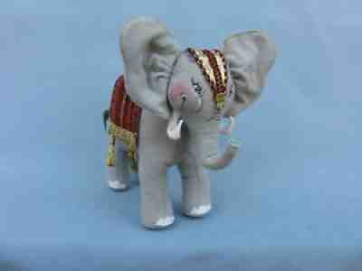 11" ANNALEE NATIVITY ELEPHANT - 980403 - NEW - SUE COFFEE EXCLUSIVE