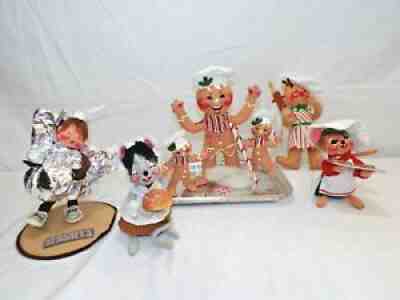 5 ANNALEE DOLLS 06 GINGERBREAD TRIO,94 HERSHEY KISS,07 COOKIE BOY,96 HOLDS BREAD