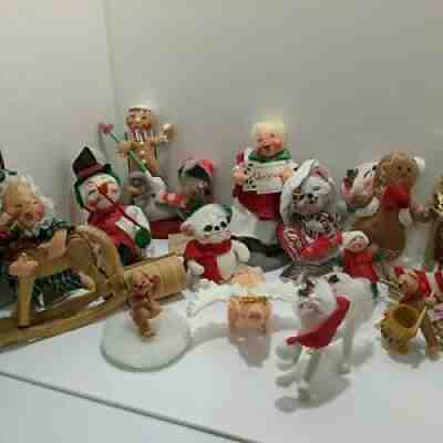 Lot of 20 Annalee dolls 1990- 2000