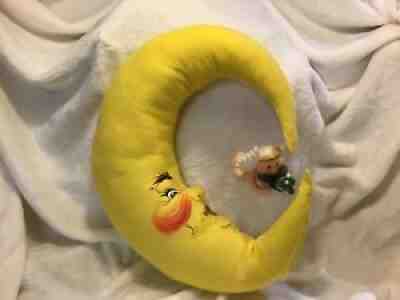 Vintage ANNALEE 1995 YELLOW MOON and ANGEL W/MISTLETOE