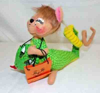 ANNALEE DOLLS RARE HALLOWEEN KOMODO DRAGON WITH COSTUME MASK HOLDS TREAT BAG 6"