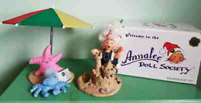 Annalee Doll Society 2002 Membership BEACH BUDDIE Kit Sand Castle Suzy Umbrella