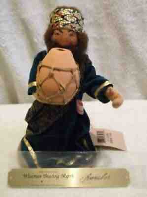 ANNALEE CHRISTMAS NATIVITY WISEMAN BEARING MYRRH - 10 IN - 1996