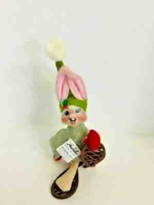 Annalee 2013 6" SNOWSHOE HARE RABBIT BUNNY wearing SNOWSHOES GREEN HAT SCARF NWT