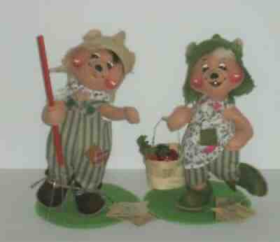 ANNALEE 10" Billy Bear & Betty Bear ~ Farmer Bear Pair (2 Dolls) ~ NWT ~ USA '98