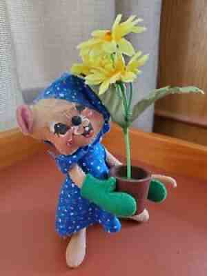 EUC 7" Gardener Girl Mouse with Flower Pot Annalee Doll, 1992, Spring