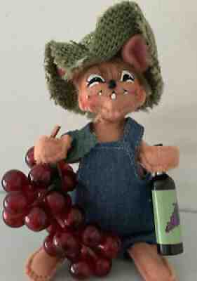 HAPPY ANNALEE VINEYARD BOY MOUSE W/GRAPES AND WINE BOTTLE 5â? OVERALLS 2016 NIP